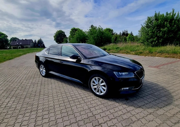 Skoda Superb cena 84900 przebieg: 159000, rok produkcji 2018 z Ryglice małe 191